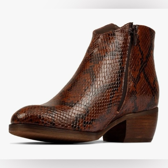 Clarks Womens MILA MYTH Leather Block heel Ankle Boots - Picture 1 of 10